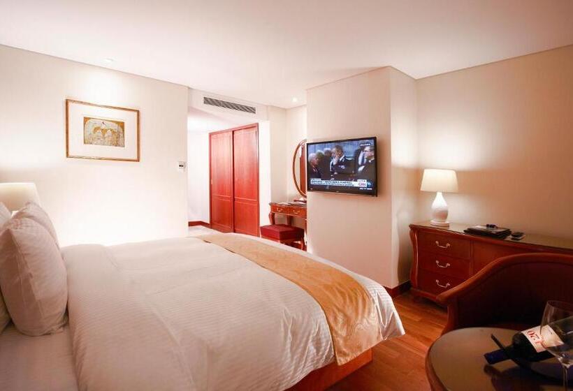 Номер Deluxe, Sejong Hotel Seoul Myeongdong