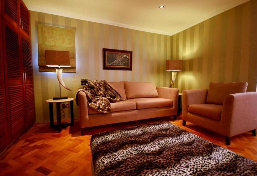 اتاق استاندارد, The Aberdare Country Club