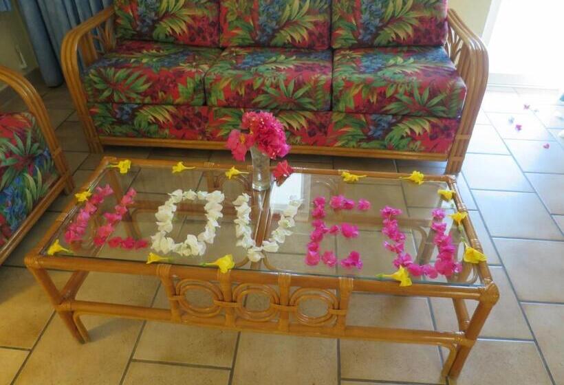 سوییت, Timothy Beach Resort