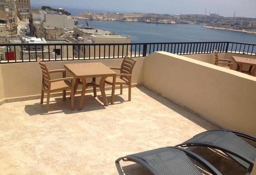 اتاق استاندارد با تراس و چشم‌انداز دریا, Grand Harbour