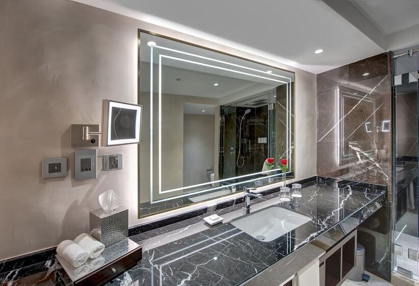 سوییت جونیور با چشم‌انداز دریا, Intercontinental Muscat, An Ihg
