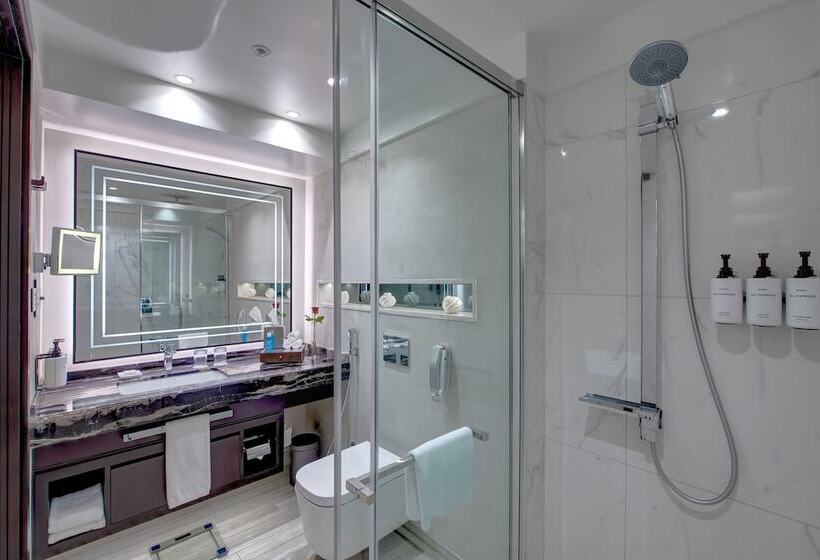 سوییت جونیور با چشم‌انداز دریا, Intercontinental Muscat, An Ihg