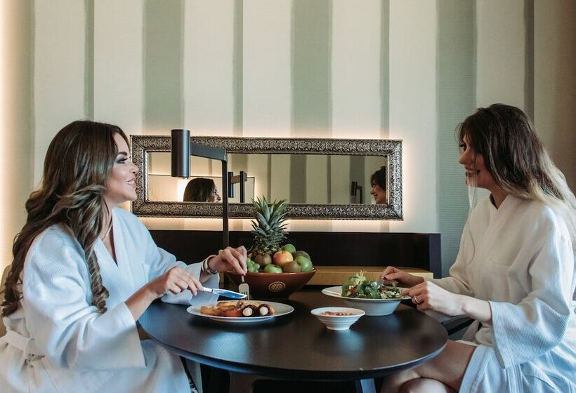 سوییت جونیور با چشم‌انداز دریا, Intercontinental Muscat, An Ihg