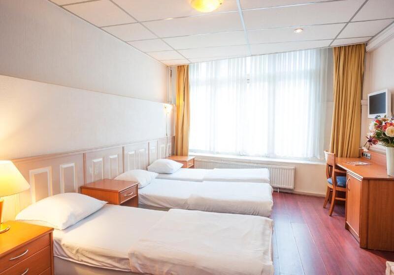 스탠다드 트리플 룸, Delta Hotel City Center