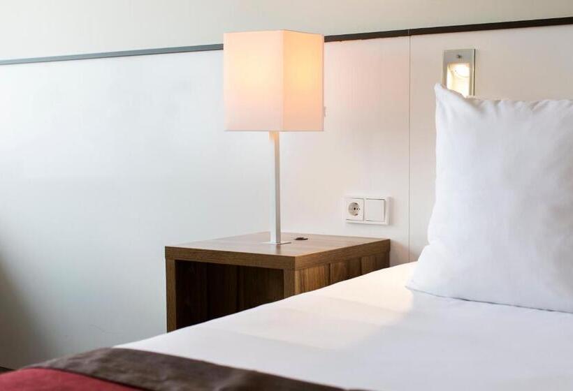 带大床的标准间, Holiday Inn Eindhoven Centre, An Ihg