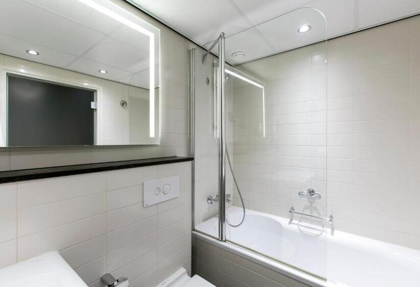 带大床的套房, Holiday Inn Eindhoven Centre, An Ihg