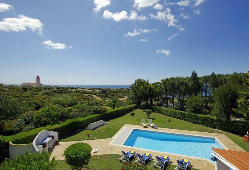 Вилла 3 Спальни с Бассейном, Rocha Brava Village Resort