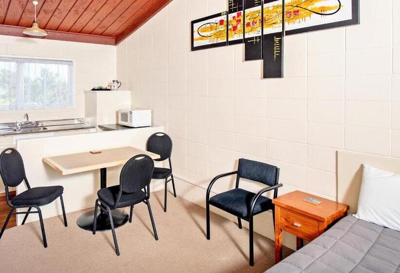 Апартаменты Семейные 1 Спальня, Tourist Court Motel