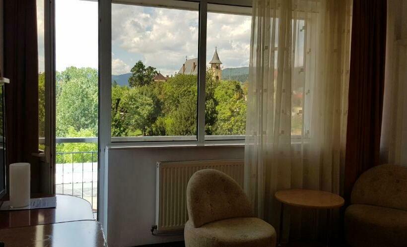 اتاق استاندارد با بالکن, Grand Hotel Ceahlau