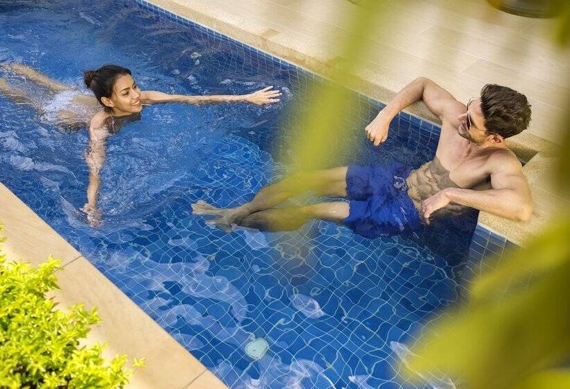 프리미엄 룸 풀장 전망, Holiday Inn Resort Phuket, An Ihg