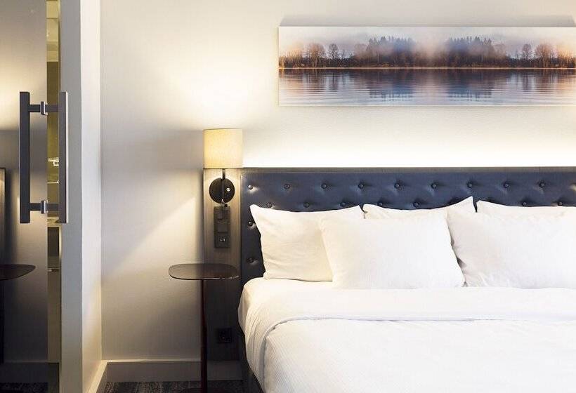 Номер Стандарт Двуспальная Кровать, Hilton Helsinki Strand