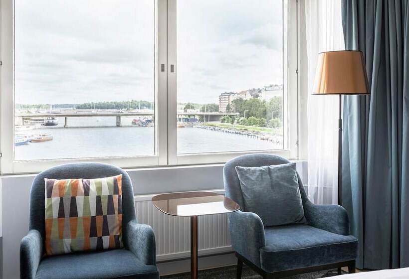 Номер Executive, Hilton Helsinki Strand
