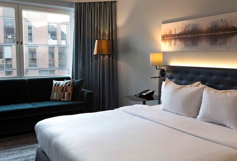 Номер Executive, Hilton Helsinki Strand