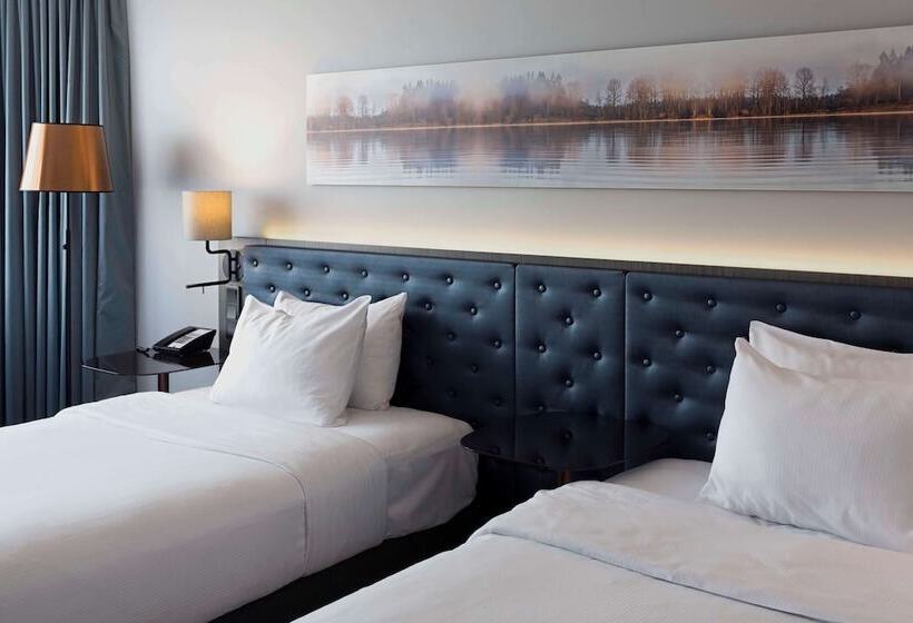 Номер Executive, Hilton Helsinki Strand