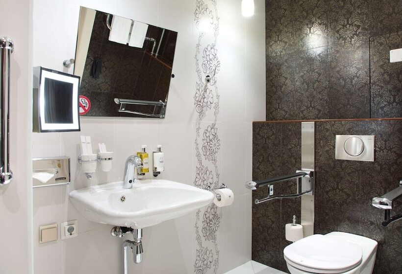 Номер Superior, Radisson Collection Hotel, Moscow