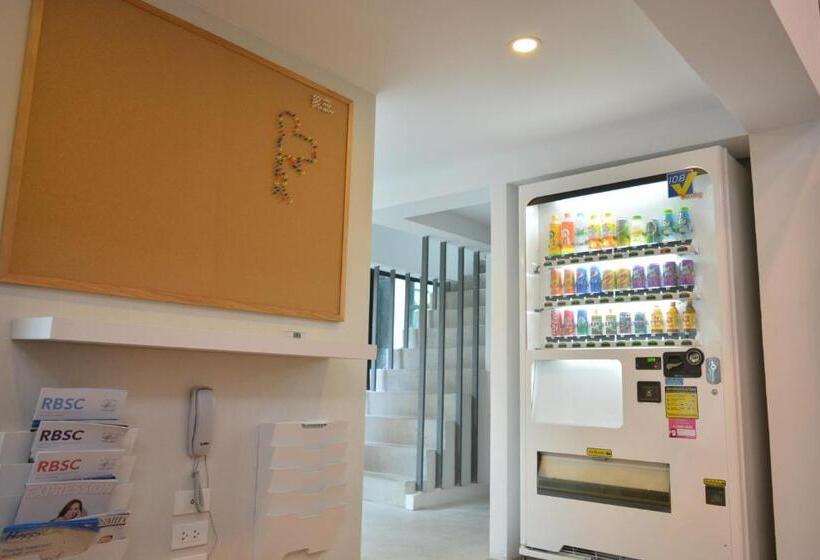 Quarto Economy, Rezt Bangkok