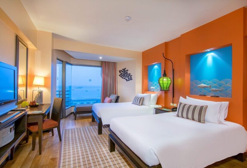 Номер Deluxe Вид на Море, The Bayview Hotel Pattaya