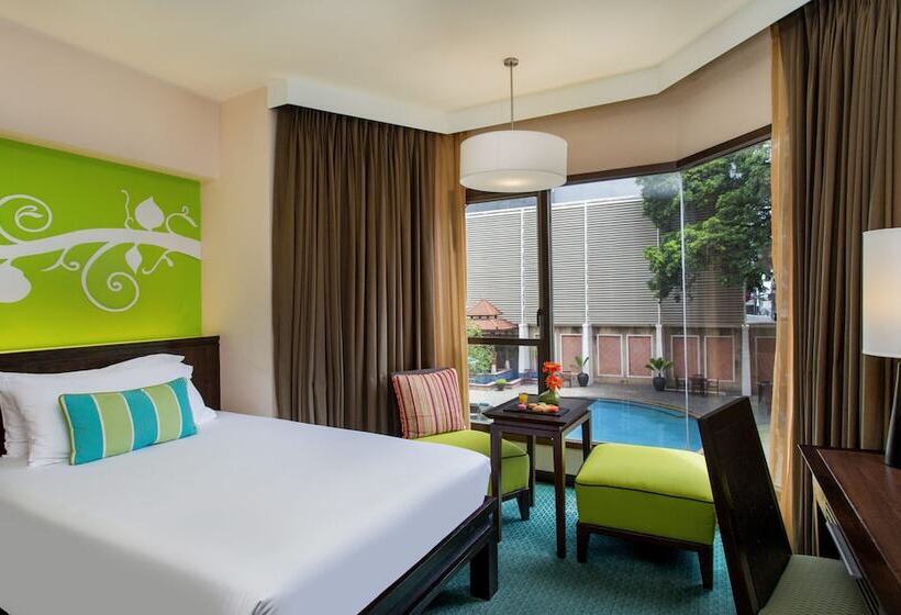 풀장 전망 디럭스 룸, The Bayview Hotel Pattaya