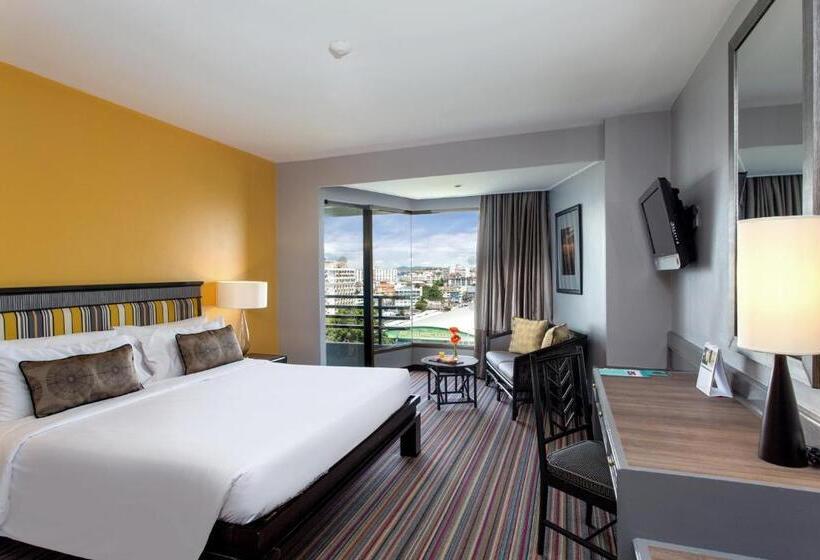 Номер Deluxe Вид на Город, The Bayview Hotel Pattaya