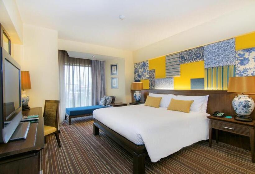 테마 스위트, The Bayview Hotel Pattaya
