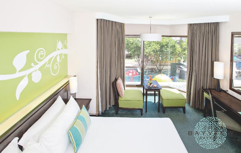 Номер Deluxe Вид на Бассейн, The Bayview Hotel Pattaya