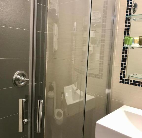 اتاق ساده چهارنفره, Heritage Hotel New York City
