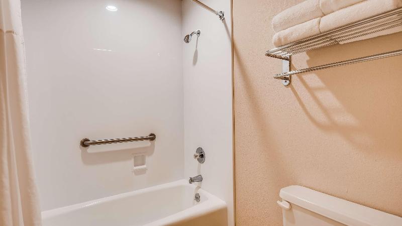 Номер Стандарт, Best Western Canton Inn