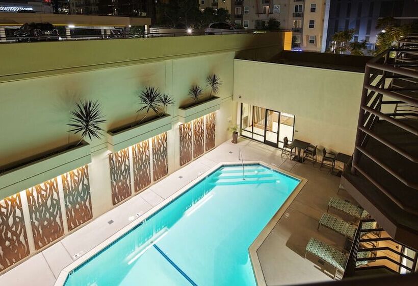 Cameră Standard Pat Matrimonial, Best Western Plus Bayside Inn