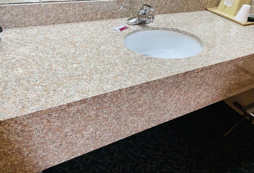 Номер Стандарт, Harrisonville Inn & Suites