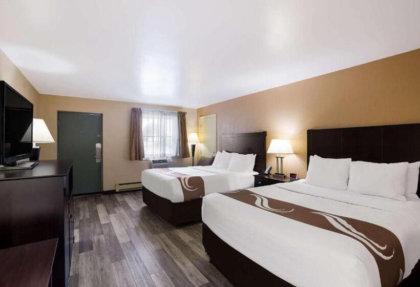 스탠다드 룸, Quality Inn & Suites Big Rapids Near University