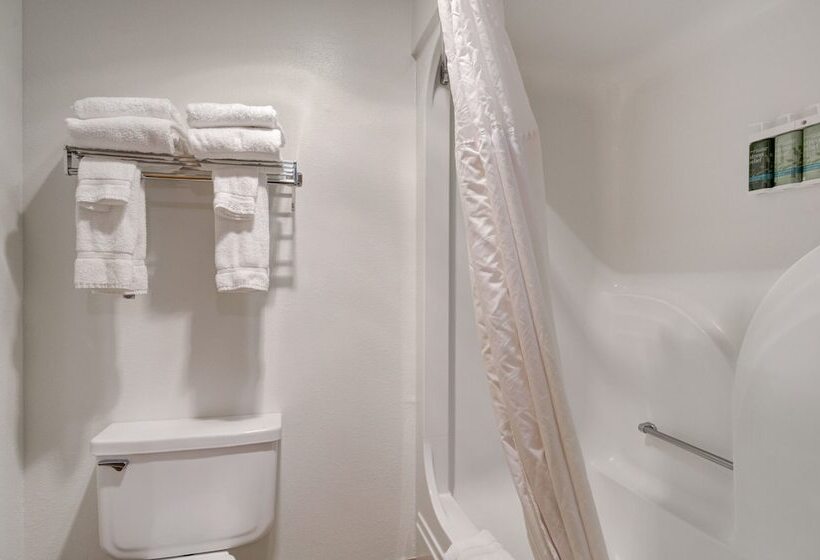 Номер Стандарт 2 Двуспальные Кровати, The Ridgeline Hotel At Yellowstone, Ascend Hotel Collection