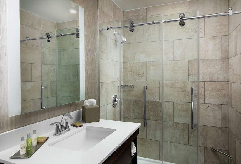Люкс, Doubletree By Hilton Nashua
