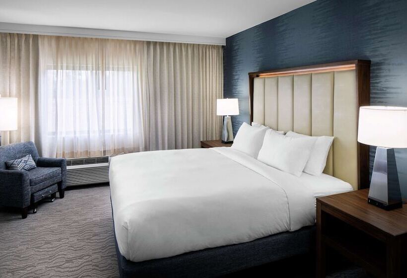 Люкс, Doubletree By Hilton Nashua