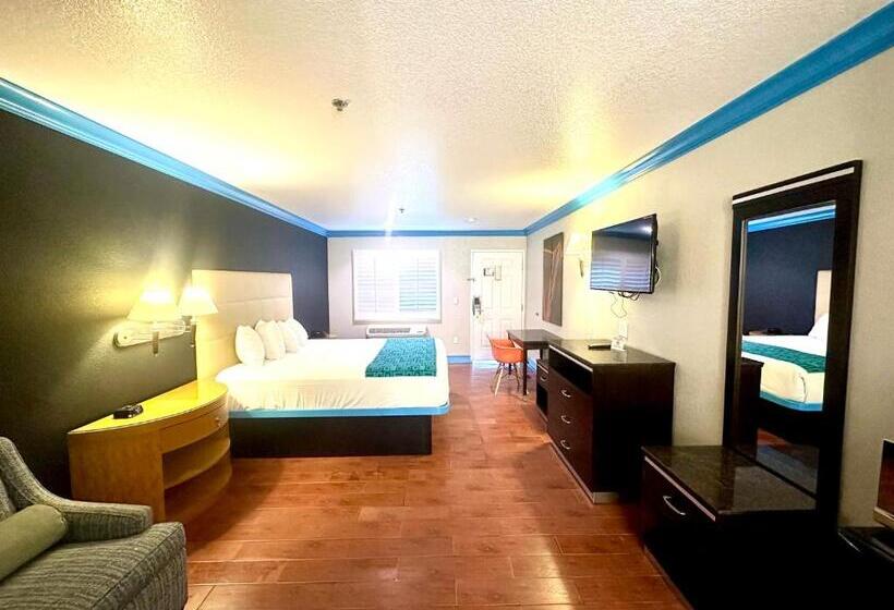 سوئیت با تخت بزرگ, Casa Blanca Hotel & Suites Orange Sr 55 Freeway, Near Honda Center, Chapman University, Disneyland