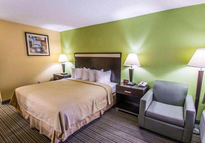 带大床的标准间, Quality Inn Gainesville Near University