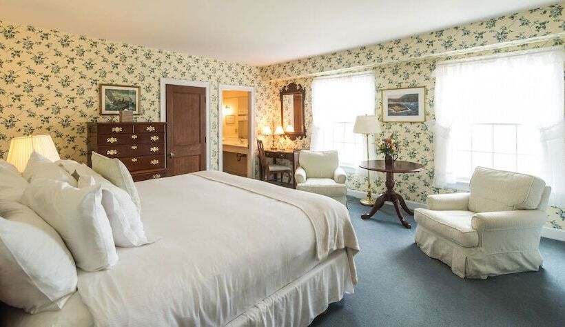 Номер Deluxe, Black Point Inn