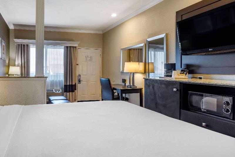 Люкс Кровать Кинг, Comfort Inn & Suites Huntington Beach