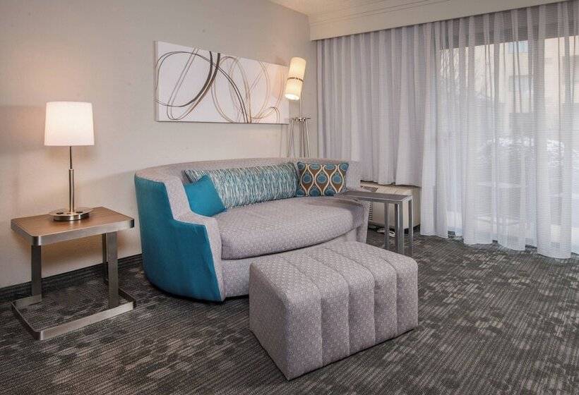 Люкс, Courtyard By Marriott Fairfax Fair Oaks