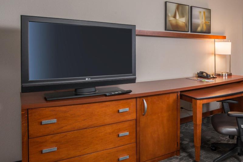 Стандартный Номер Кровать Кинг, Courtyard By Marriott Fairfax Fair Oaks