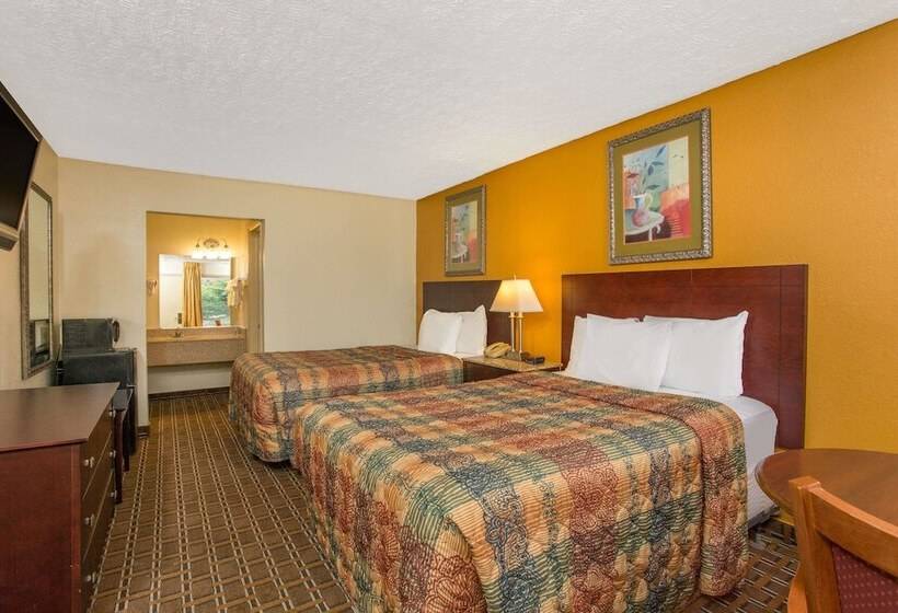 Номер Стандарт 2 Двуспальные Кровати, Days Inn By Wyndham Chester