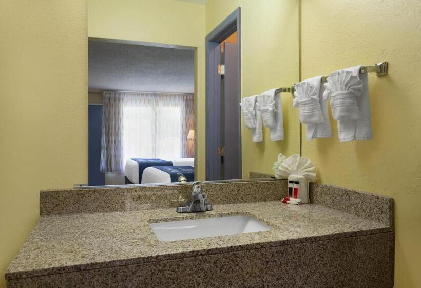 Номер Стандарт Адаптированный для Инвалидов, Days Inn By Wyndham Greensboro Airport
