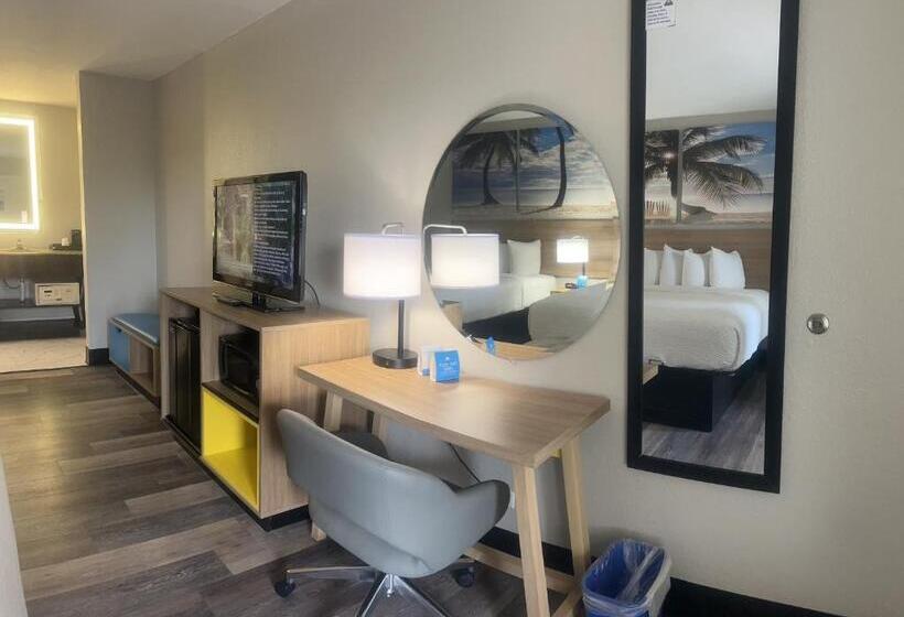 Номер Executive, Days Inn By Wyndham Port Charlotte Town Center