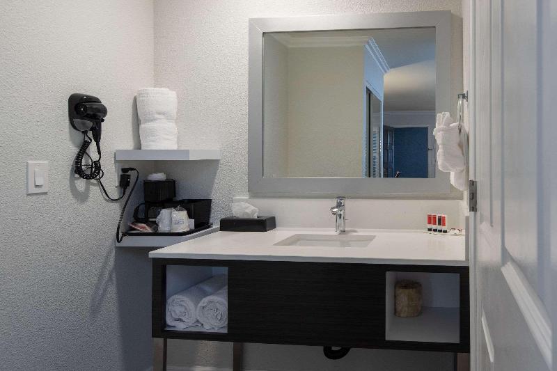 Стандартный Номер Кровать Кинг, Rodeway Inn Milpitas Near Great Mall