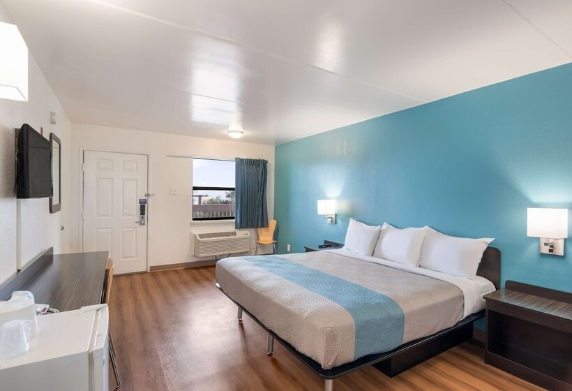 Номер Deluxe, Motel 6 Colorado Springs, Co   Air Force Academy