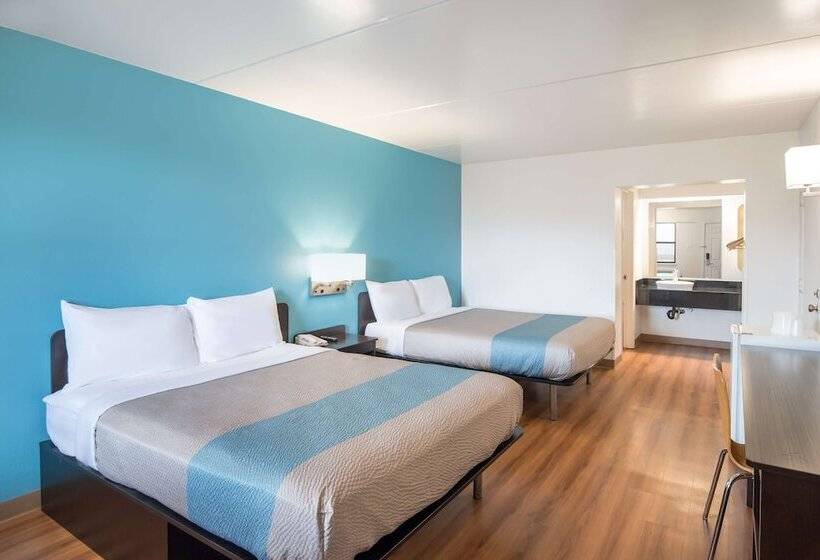 Номер Deluxe, Motel 6 Colorado Springs, Co   Air Force Academy