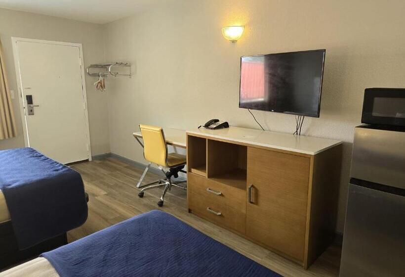 Номер Стандарт 2 Двуспальные Кровати, Americas Express Inn South Hill