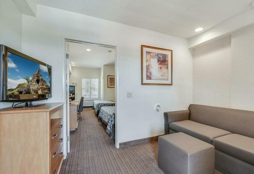 سوییت خانوادگی, Anaheim Desert Inn & Suites