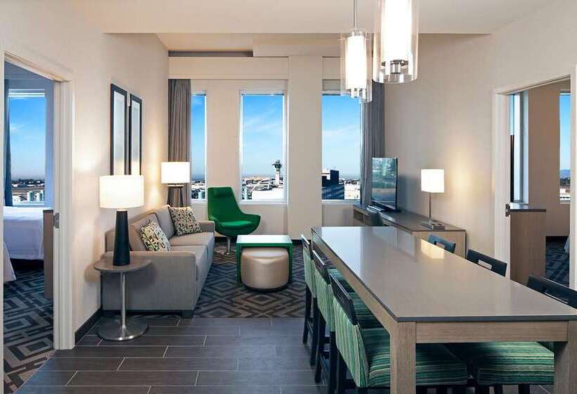 Family Suite, Embassy Suites By Hilton Kansas City Plaza
