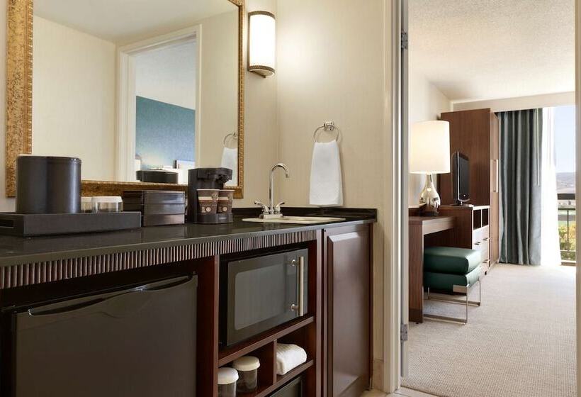 이그제큐티브 룸, Embassy Suites By Hilton San Luis Obispo