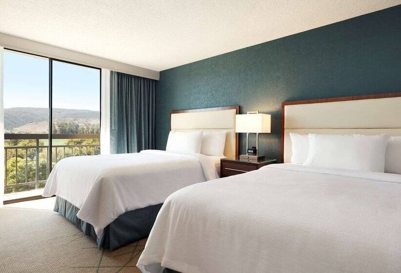 이그제큐티브 룸, Embassy Suites By Hilton San Luis Obispo
